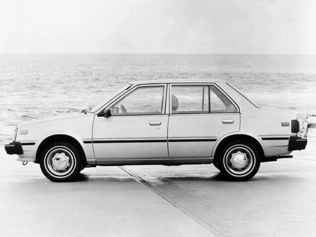 Nissan Sentra 1 поколение, седан (05.1982 - 10.1986)
